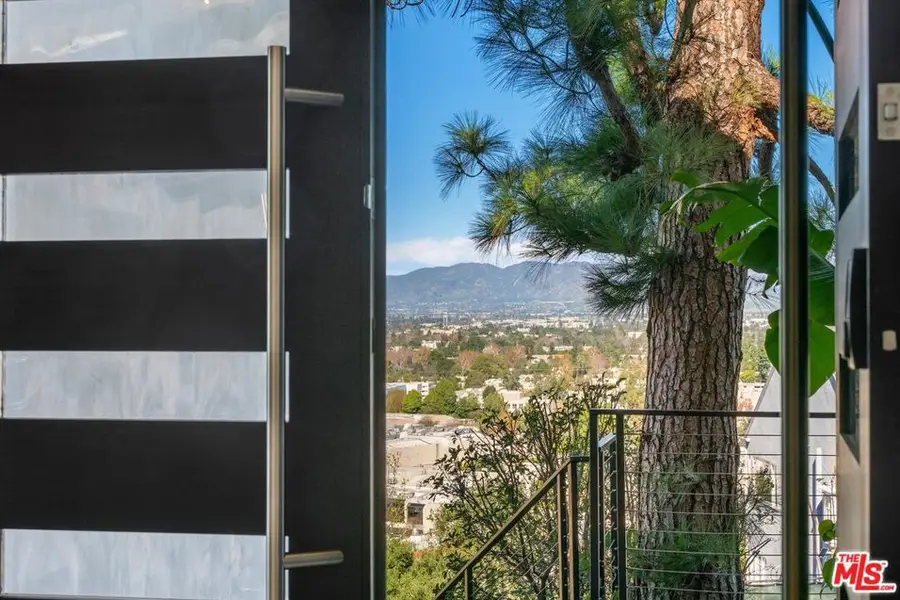 3834 Buena Park Drive, Studio City, CA 91604 - Image #2