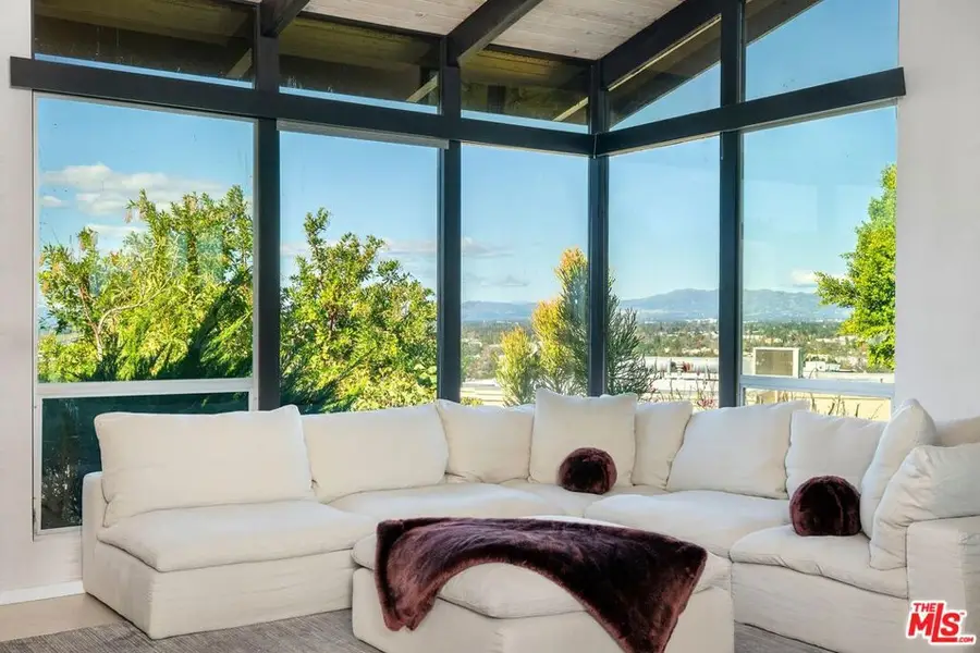 3834 Buena Park Drive, Studio City, CA 91604 - Image #3