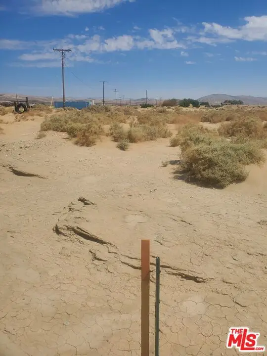 7797 Quartz Road, Cantil, CA 93519 - Image #2