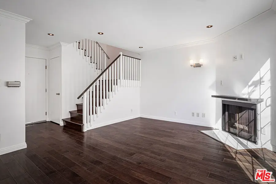 15002 Magnolia Boulevard #4, Sherman Oaks, CA 91403 - Image #3
