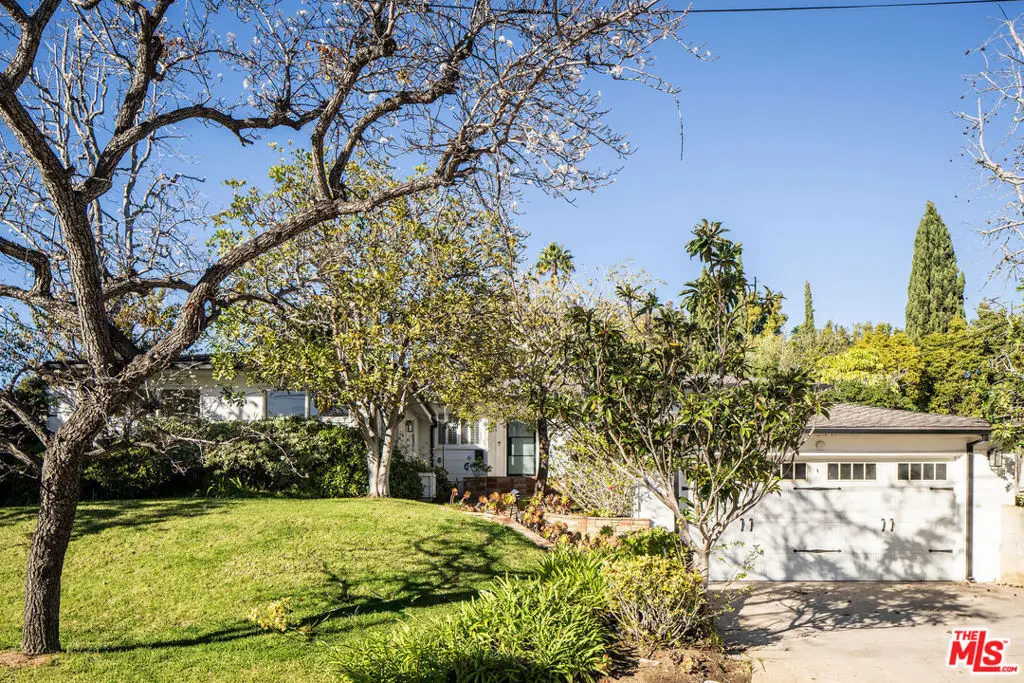 12033 Kearsarge Street, Los Angeles, CA 90049 - Image #1