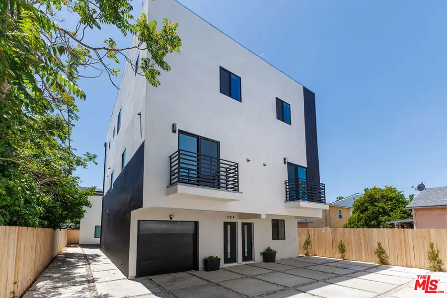 11310 Martha Street, North Hollywood, CA 91601 - #2