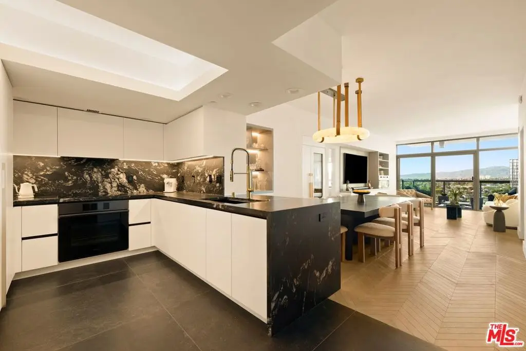 13700 Marina Pointe Drive #1011, Marina Del Rey, CA 90292 - Image #1