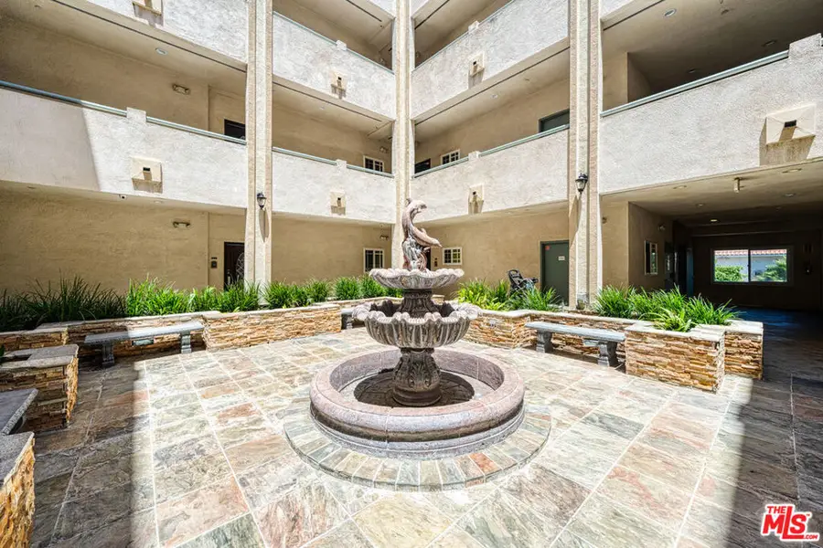 1043 S Kenmore Avenue #201, Los Angeles, CA 90006 - #2