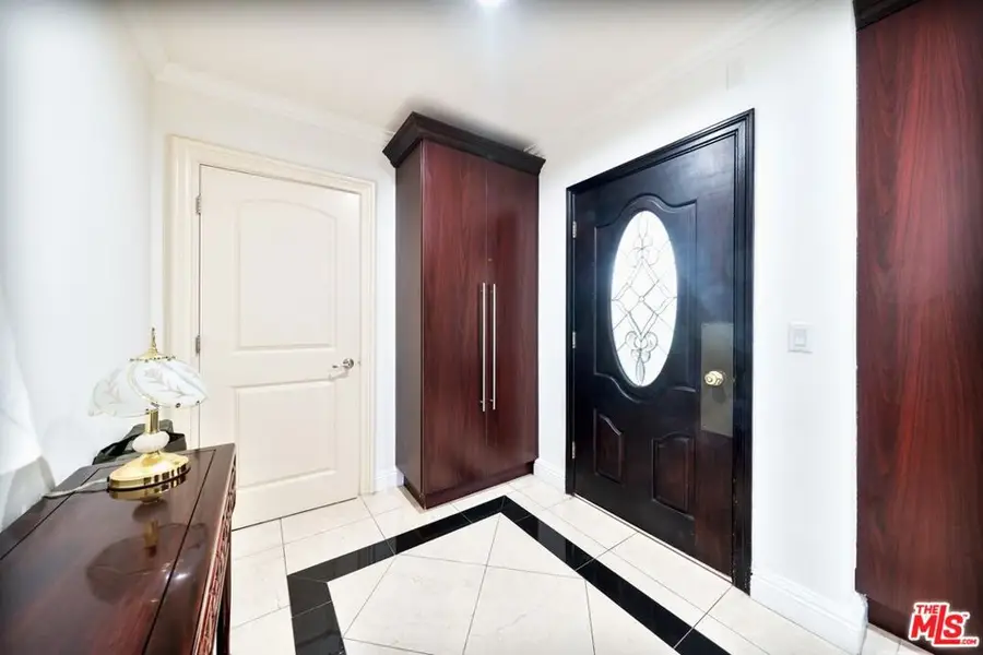 1043 S Kenmore Avenue #201, Los Angeles, CA 90006 - #3