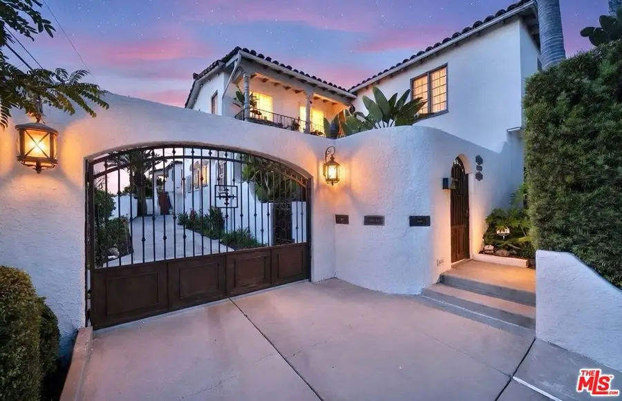 1361 S Tremaine Avenue, Los Angeles, CA 90019 - #2
