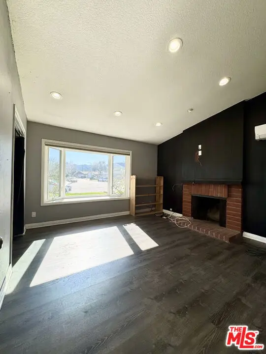 24431 Cheryl Kelton Place, Newhall, CA 91321 - Image #2