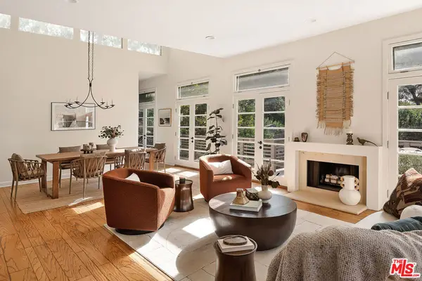 2640 N Commonwealth Avenue, Los Angeles, CA 90027