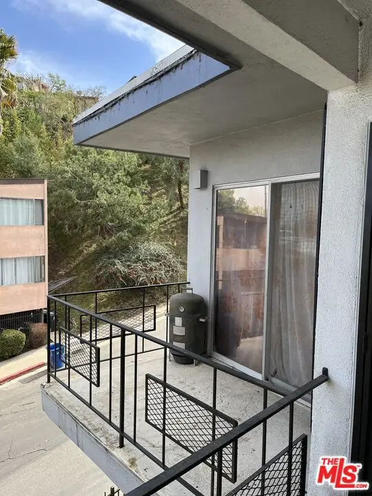 4431 Don Ricardo Drive #10, Los Angeles, CA 90008 - #3