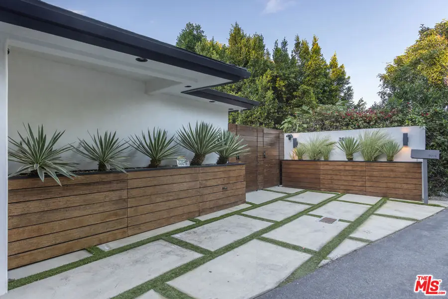 3914 Fredonia Drive, Los Angeles, CA 90068 - Image #3