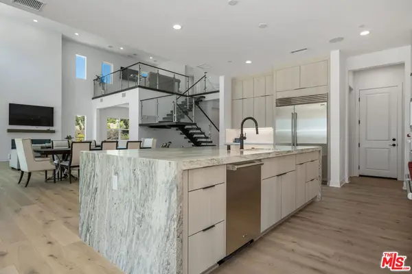 11091 Woodcrest Court, Chatsworth, CA 91311