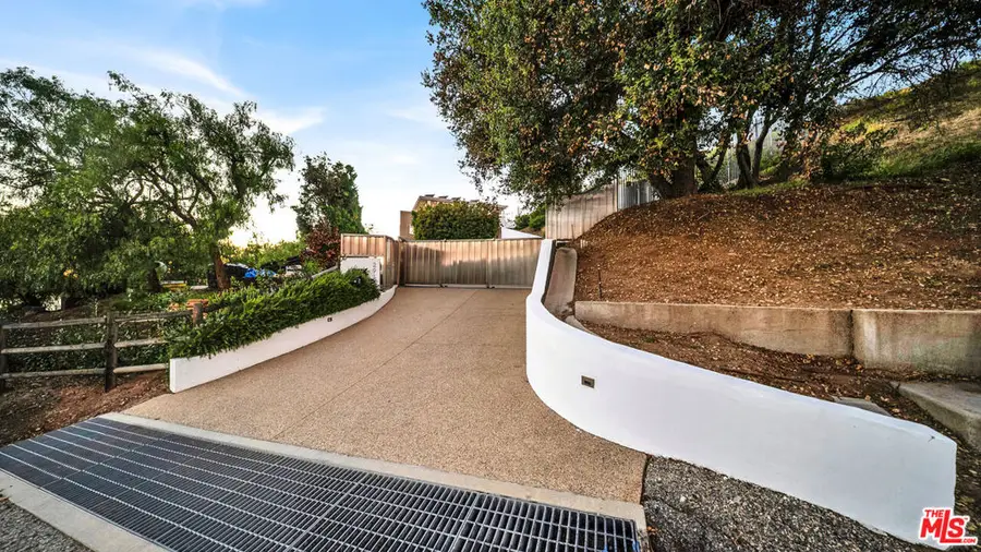 2915 Tuna Canyon Road, Topanga, CA 90290 - Image #3