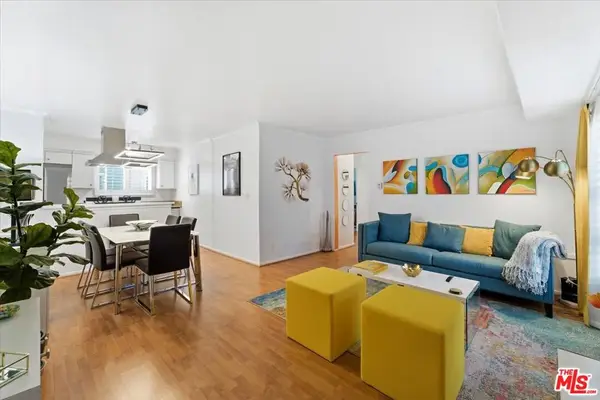 22030 Calvert Street #6, Woodland Hills, CA 91367