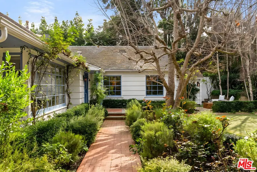 11948 S Saltair Terrace, Los Angeles, CA 90049 - Image #2