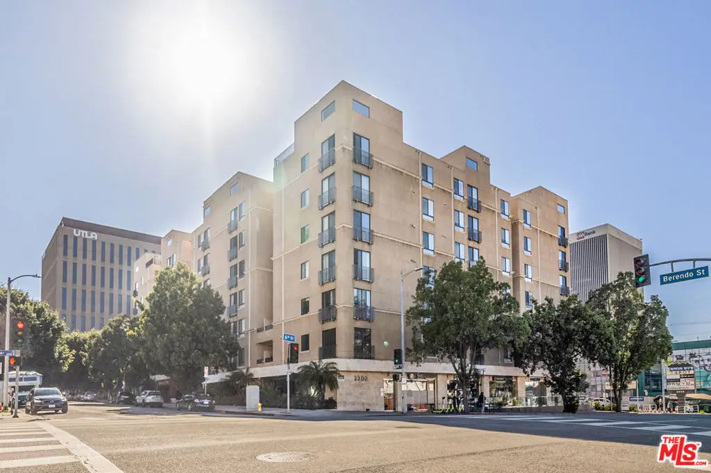 625 S Berendo Street #209, Los Angeles, CA 90005 - #1
