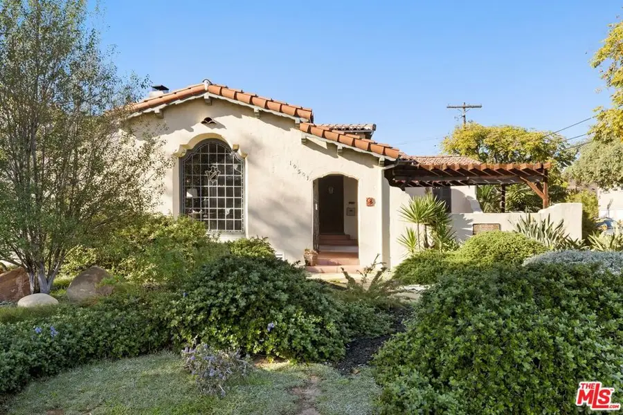 10501 Almayo Avenue, Los Angeles, CA 90064 - Image #2