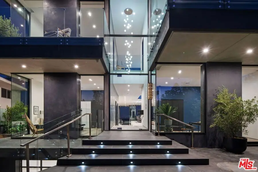 2304 Donella Circle, Los Angeles, CA 90077 - #3