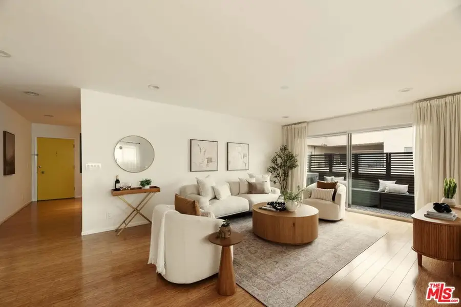 358 S Gramercy Place #306, Los Angeles, CA 90020 - Image #3