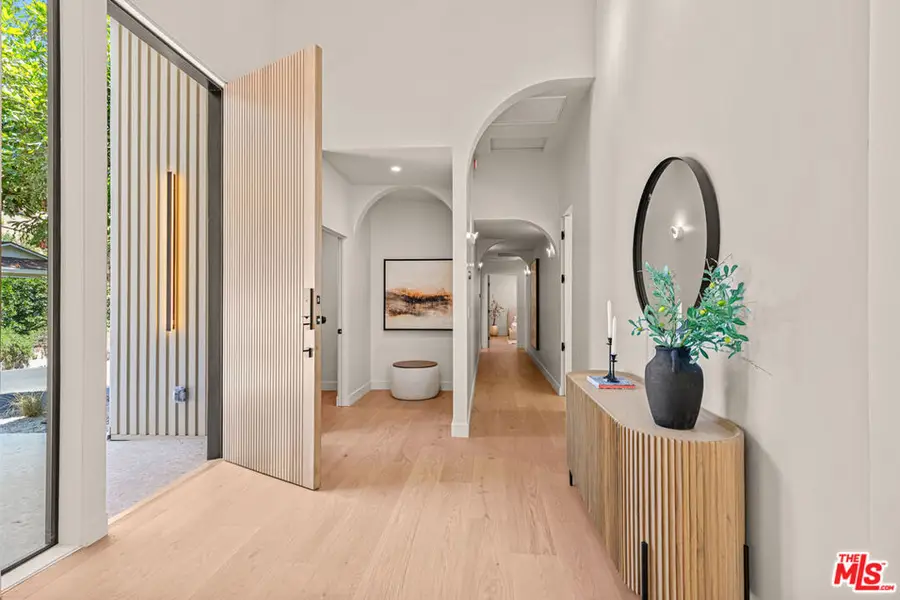 1401 N Bundy Drive, Los Angeles, CA 90049 - Image #3