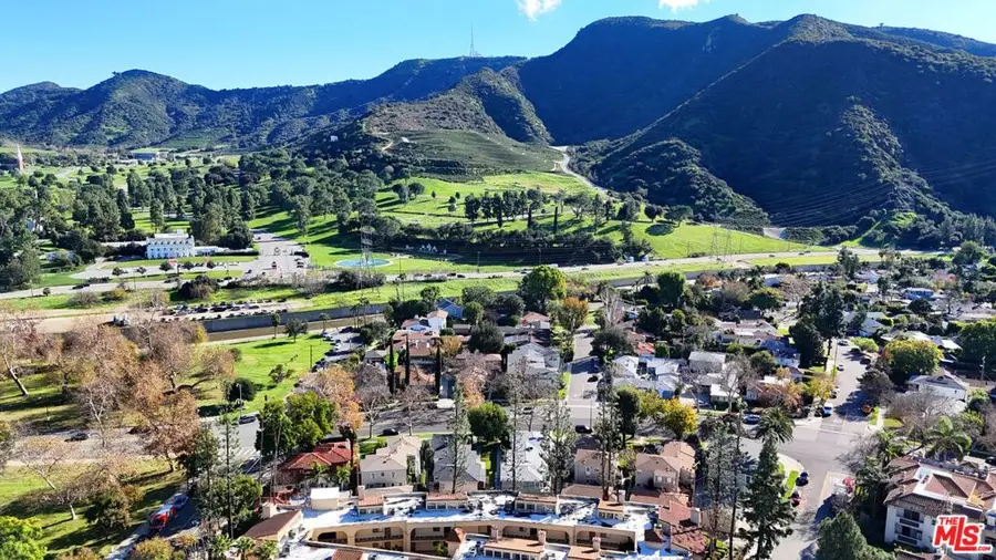 2912 W Riverside Drive, Burbank, CA 91505 - #2
