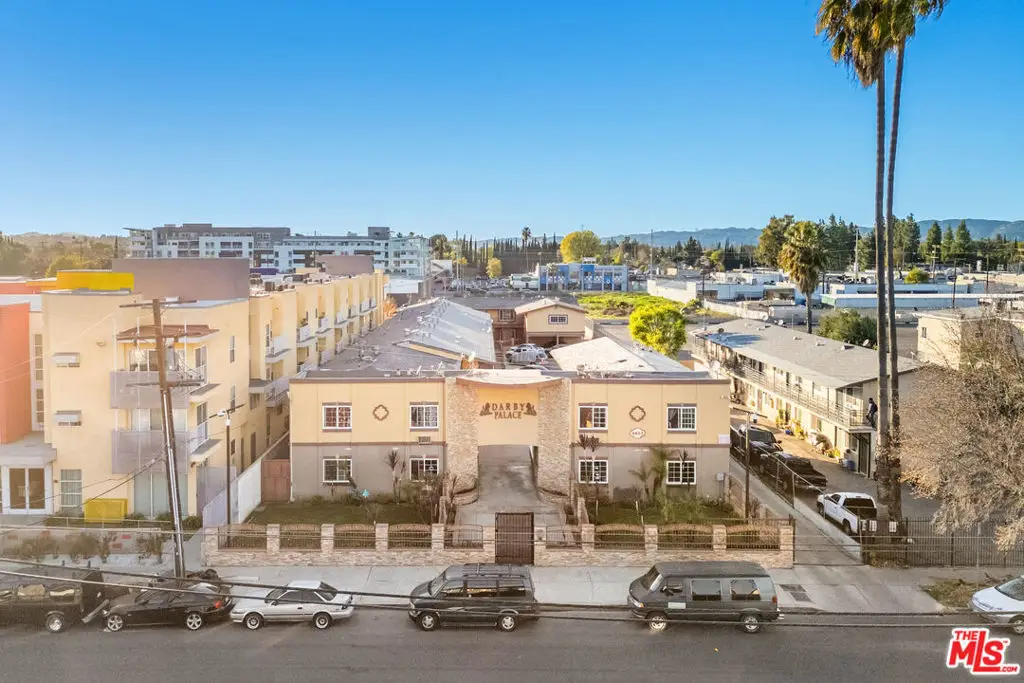 6653 Darby Avenue, Reseda, CA 91335 - #1