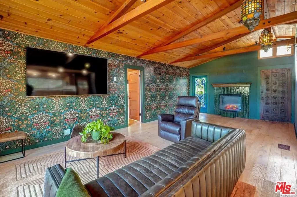 19643 Valley View Dr, Topanga, CA 90290 - Image #1