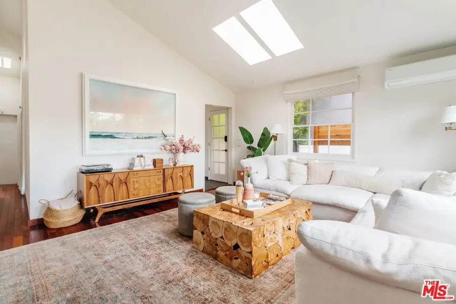 2433 Wilson Avenue, Venice, CA 90291 - #2