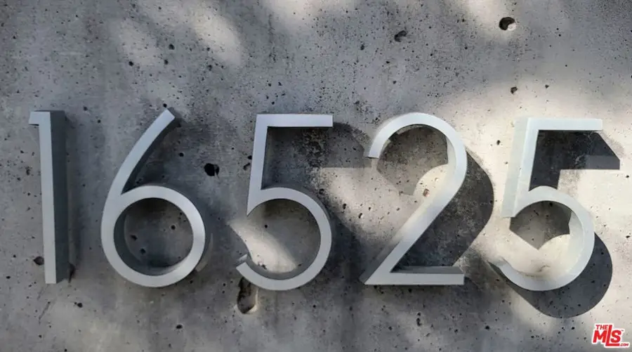 16525 Akron Street, Pacific Palisades, CA 90272 - Image #2