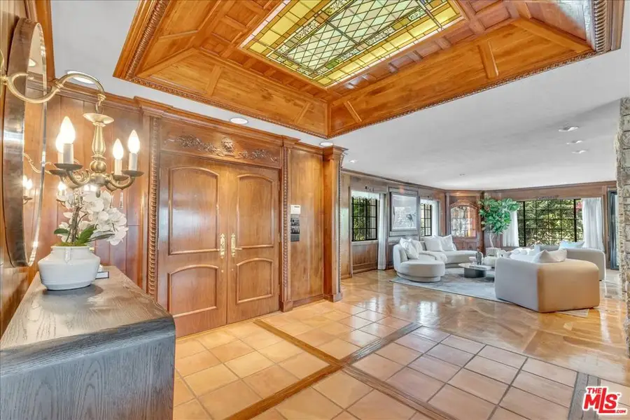 16560 Park Lane Circle, Los Angeles, CA 90049 - #3