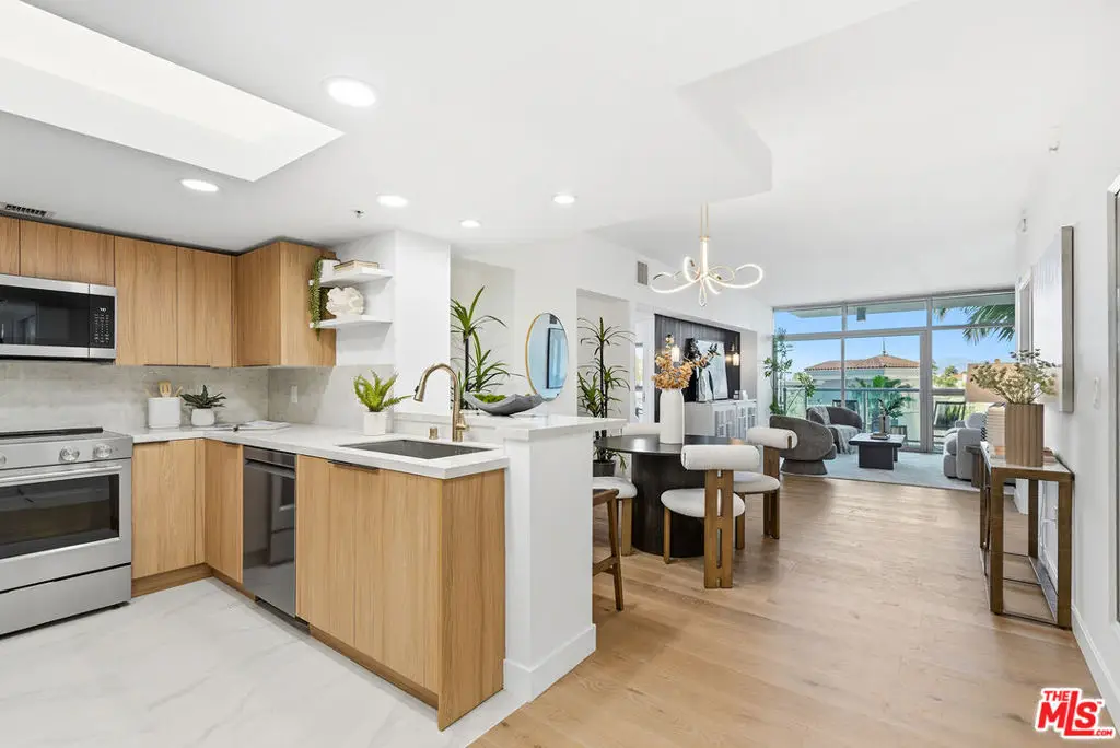 13700 Marina Pointe Drive #511, Marina Del Rey, CA 90292 - Image #1