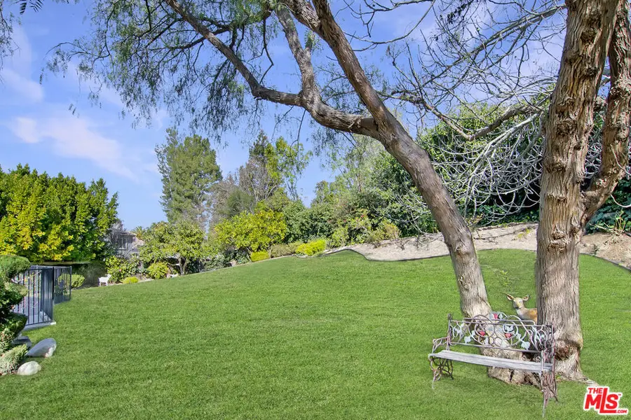 4618 Westchester Drive, Woodland Hills, CA 91364 - Image #3