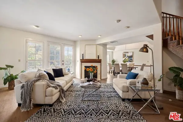 18135 Burbank Boulevard #6, Tarzana, CA 91356