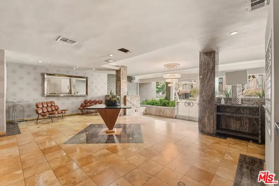 531 N Rossmore Avenue #301, Los Angeles, CA 90004 - Image #3