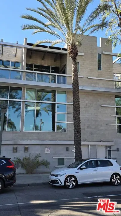 717 N Highland Avenue #9, Los Angeles, CA 90038 - Image #2