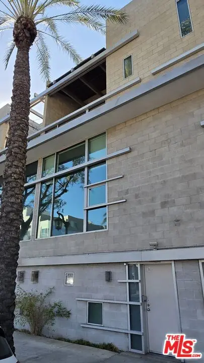 717 N Highland Avenue #9, Los Angeles, CA 90038 - Image #3
