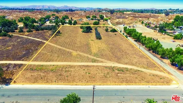 595 W 11th Street, Perris, CA 92570