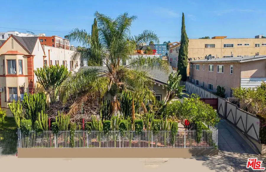 810 Gramercy Drive, Los Angeles, CA 90005 - Image #2