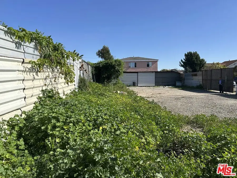 1403 E 42nd Street, Los Angeles, CA 90011 - Image #2