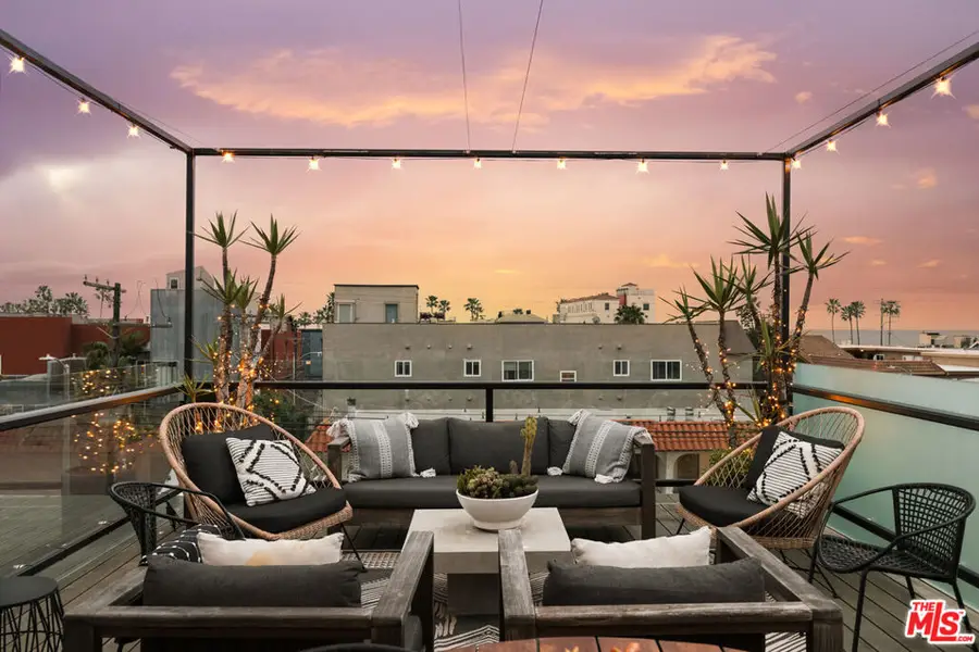 1308 Pacific Avenue, Venice, CA 90291 - #2