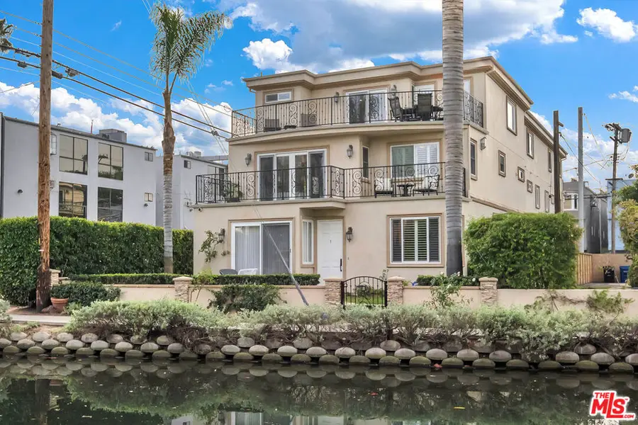 3000 Grand Canal, Venice, CA 90291 - #2
