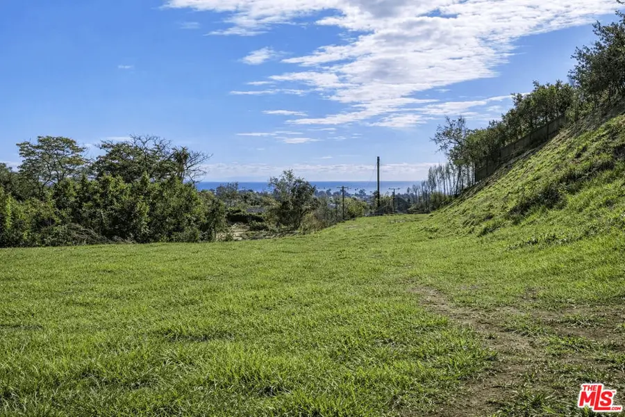 15965 Alcima Avenue, Pacific Palisades, CA 90272 - Image #2