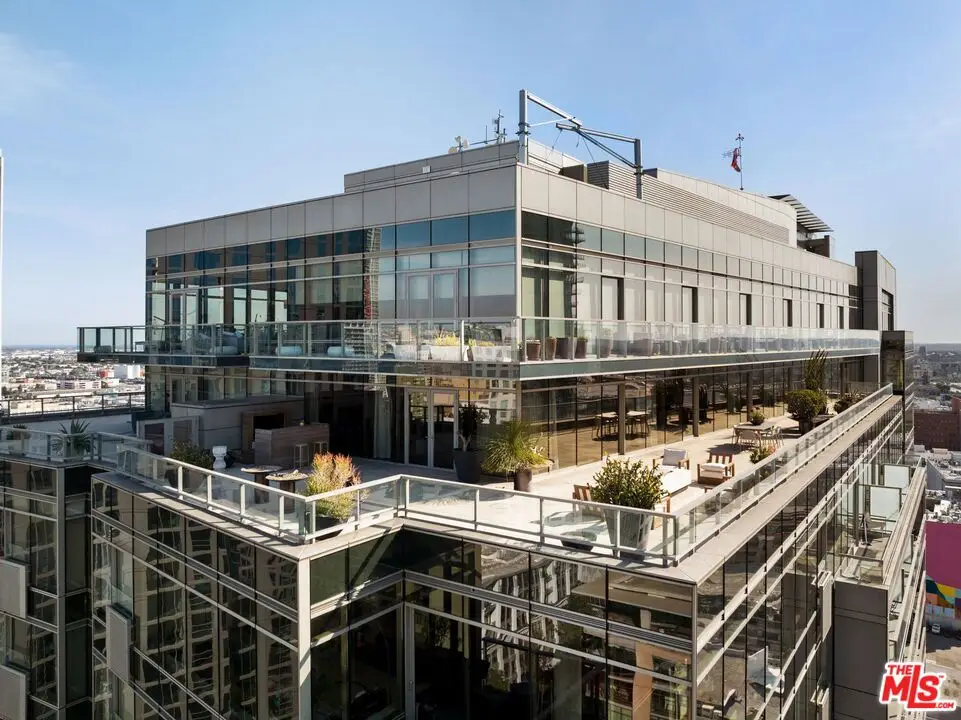 1155 S Grand Avenue #Ph2204, Los Angeles, CA 90015 - Image #1