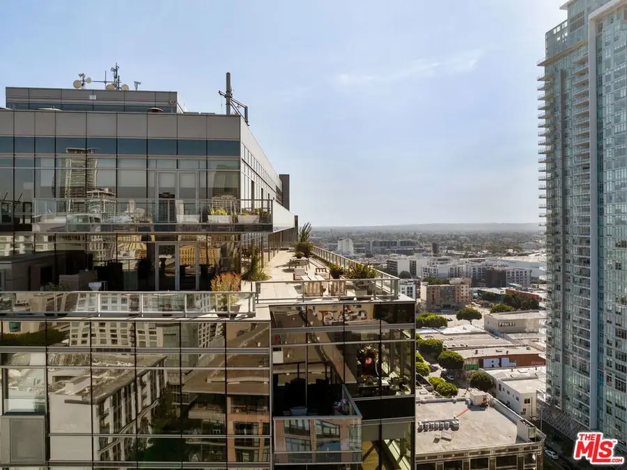 1155 S Grand Avenue #Ph2204, Los Angeles, CA 90015 - Image #2