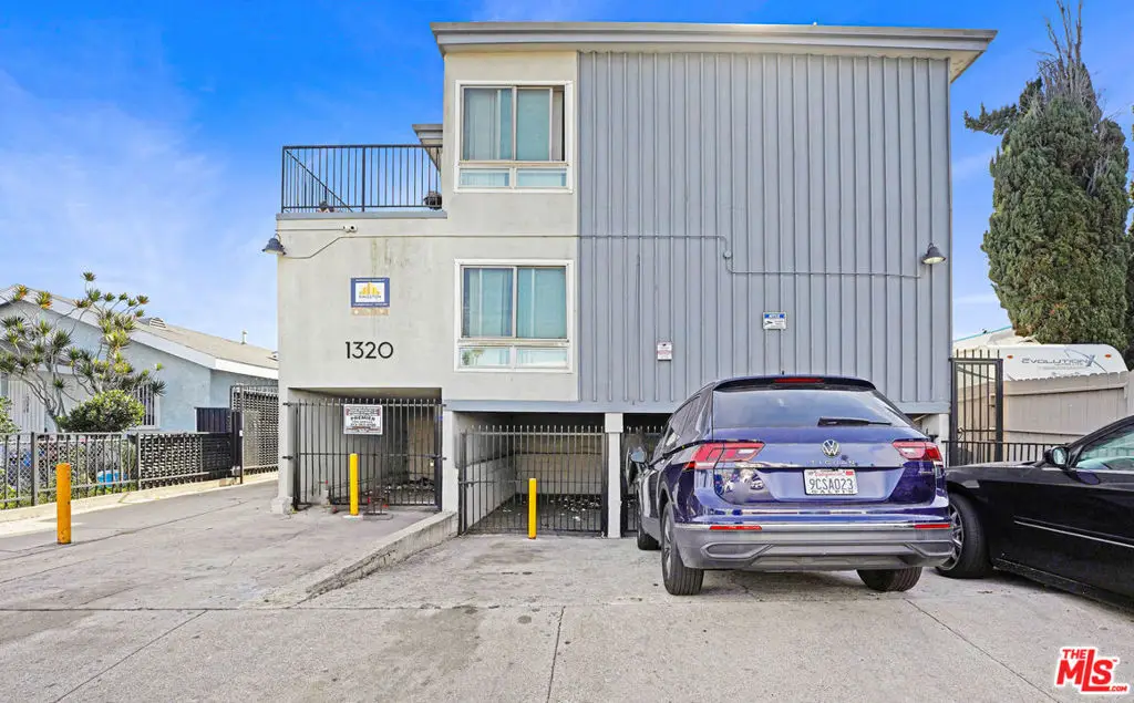 1320 W 97th Street, Los Angeles, CA 90044 - #1