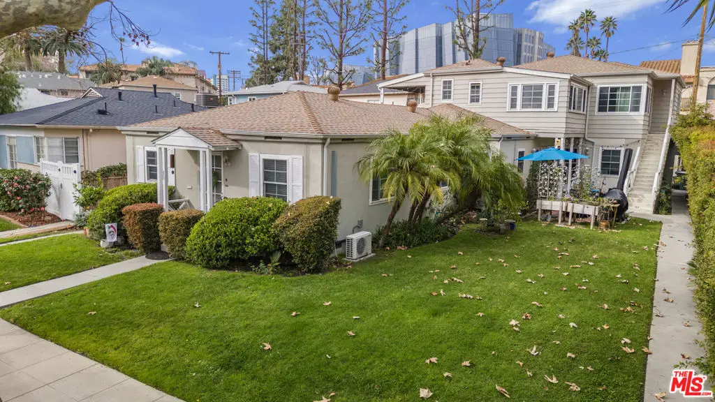 2907 W Riverside Drive, Burbank, CA 91505 - #1