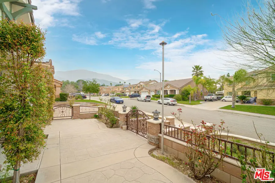 6390 N Angels Peak Drive, San Bernardino, CA 92407 - #2