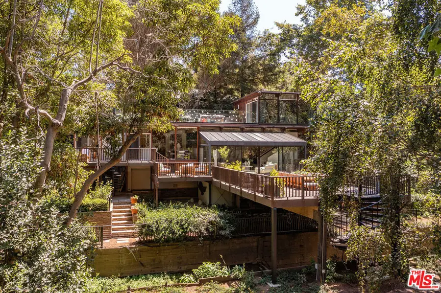 681 Brooktree Road, Santa Monica, CA 90402 - Image #2