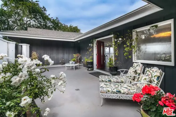 3200 Wrightwood Drive, Studio City, CA 91604