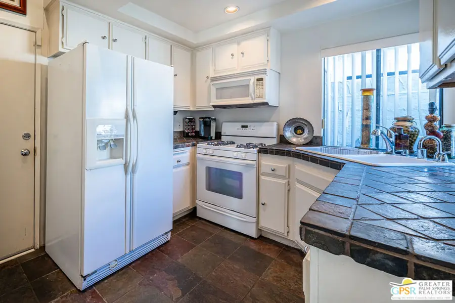 2240 E Miramonte Circle #C, Palm Springs, CA 92264 - Image #3