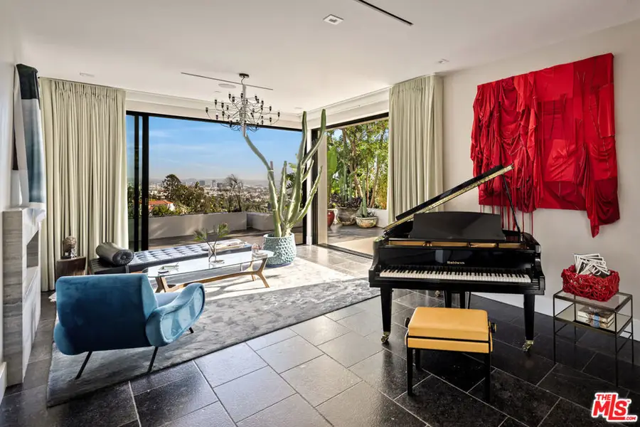 8080 Laurel View Drive, Los Angeles, CA 90069 - #3